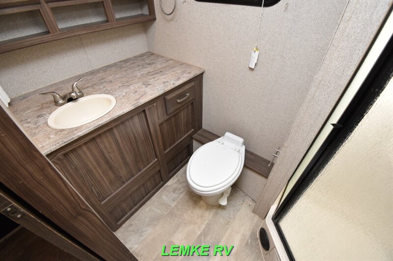 2018 Coachmen Apex Ultra-Lite 265RBSS   - Photo 20 - Rocklin, CA 95677