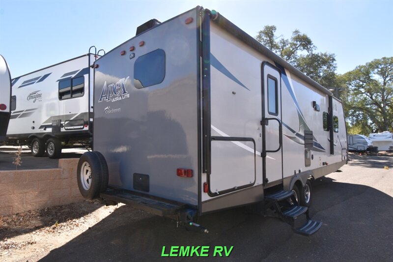 2018 Coachmen Apex Ultra-Lite 265RBSS   - Photo 8 - Rocklin, CA 95677