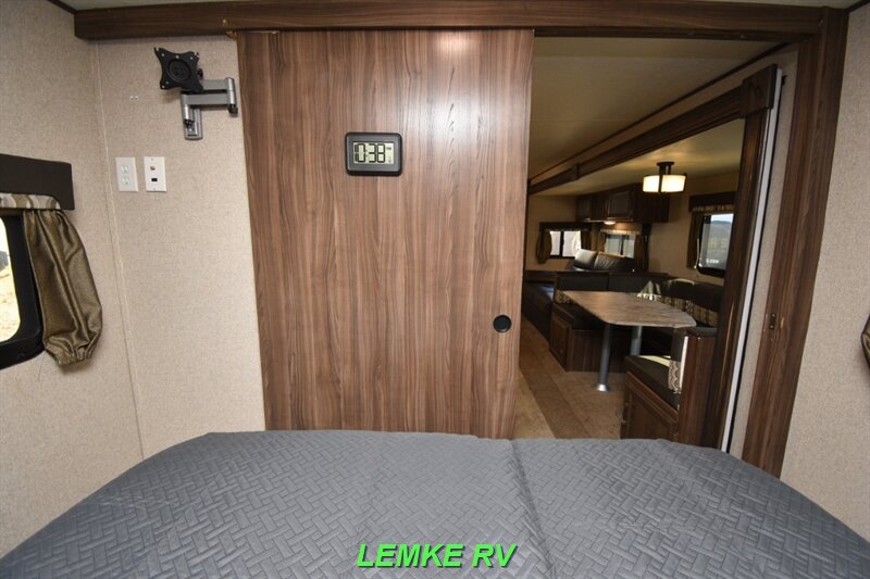 2018 Coachmen Apex Ultra-Lite 265RBSS   - Photo 19 - Rocklin, CA 95677