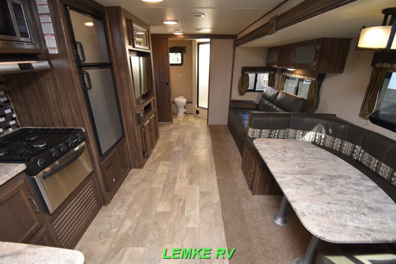 2018 Coachmen Apex Ultra-Lite 265RBSS   - Photo 2 - Rocklin, CA 95677