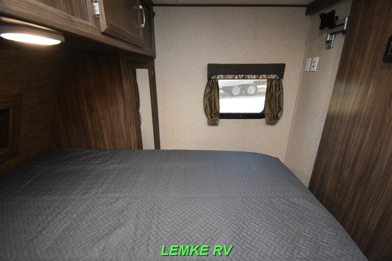 2018 Coachmen Apex Ultra-Lite 265RBSS   - Photo 17 - Rocklin, CA 95677