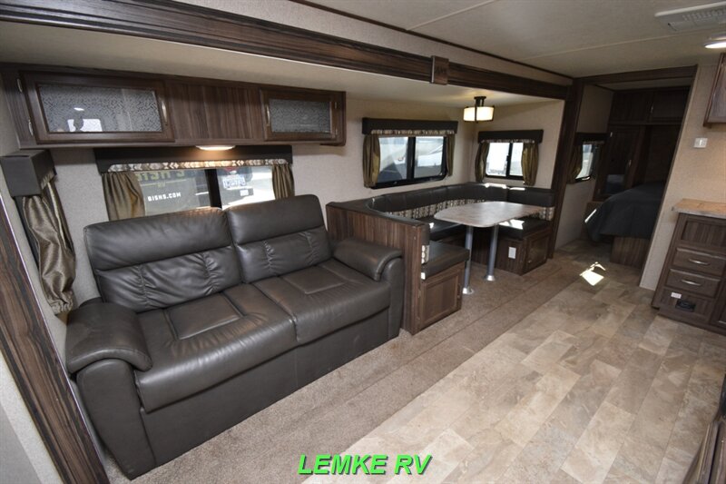 2018 Coachmen Apex Ultra-Lite 265RBSS   - Photo 10 - Rocklin, CA 95677