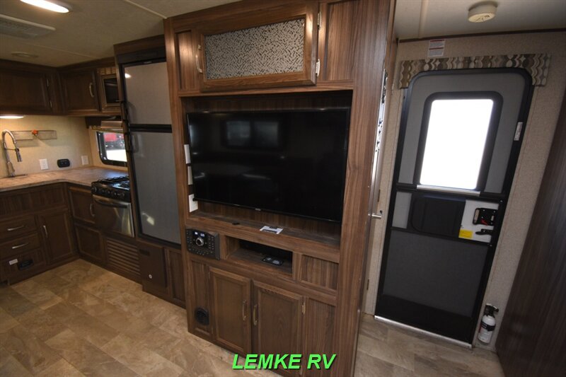 2018 Coachmen Apex Ultra-Lite 265RBSS   - Photo 16 - Rocklin, CA 95677