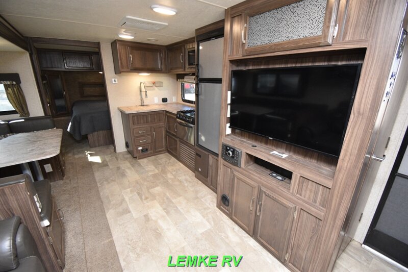 2018 Coachmen Apex Ultra-Lite 265RBSS   - Photo 11 - Rocklin, CA 95677