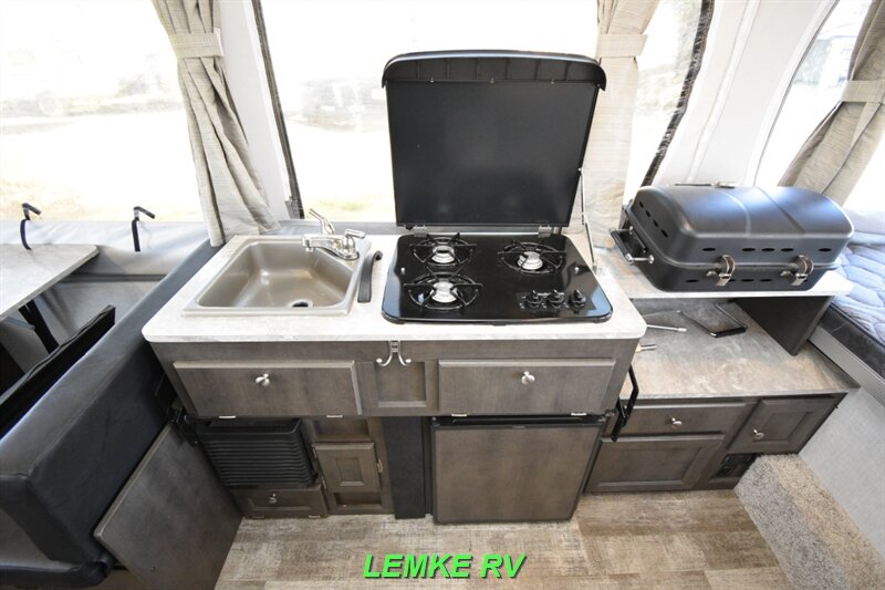 2021 Forest River Rockwood 2280BHESP   - Photo 14 - Rocklin, CA 95677