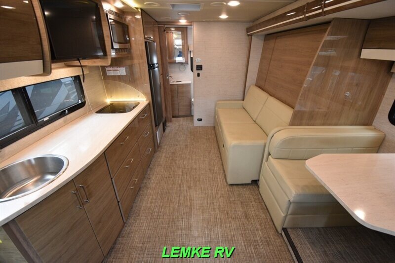 2020 Entegra Qwest 24R  