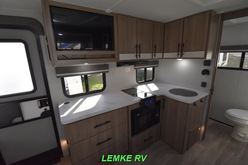 2024 Grand Design Imagine AIM 16ML   - Photo 13 - Rocklin, CA 95677