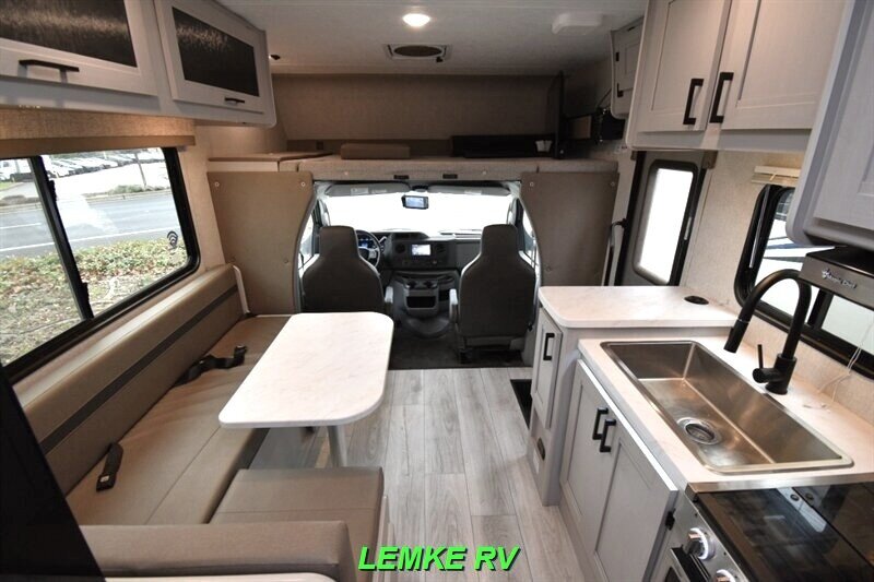 2024 Coachmen Freelander 22XG   - Photo 5 - Rocklin, CA 95677