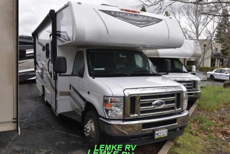 2024 Coachmen Freelander 22XG   - Photo 6 - Rocklin, CA 95677