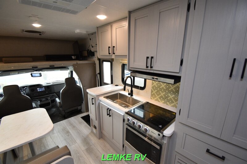 2024 Coachmen Freelander 22XG   - Photo 22 - Rocklin, CA 95677
