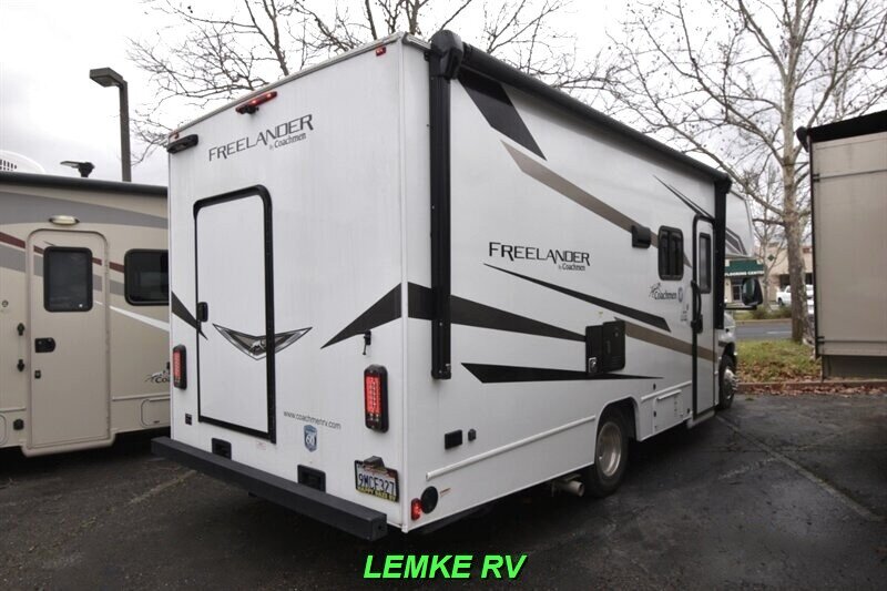 2024 Coachmen Freelander 22XG   - Photo 7 - Rocklin, CA 95677