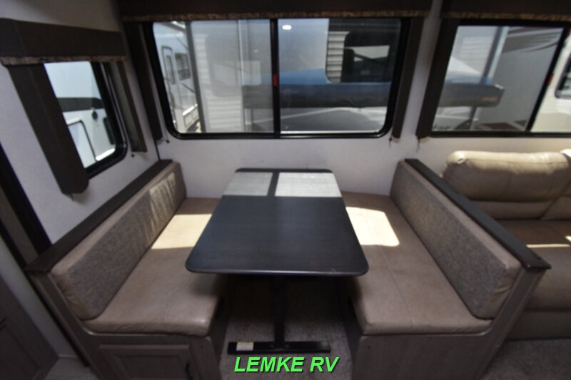 2021 Keystone Hideout 28RKS   - Photo 13 - Rocklin, CA 95677