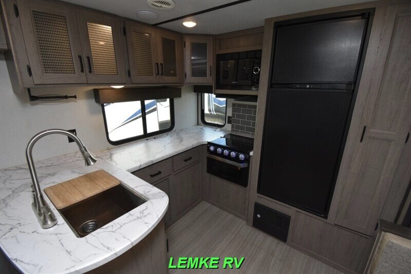 2021 Keystone Hideout 28RKS   - Photo 14 - Rocklin, CA 95677