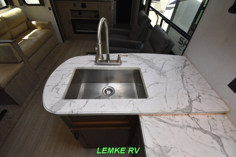 2021 Keystone Hideout 28RKS   - Photo 15 - Rocklin, CA 95677