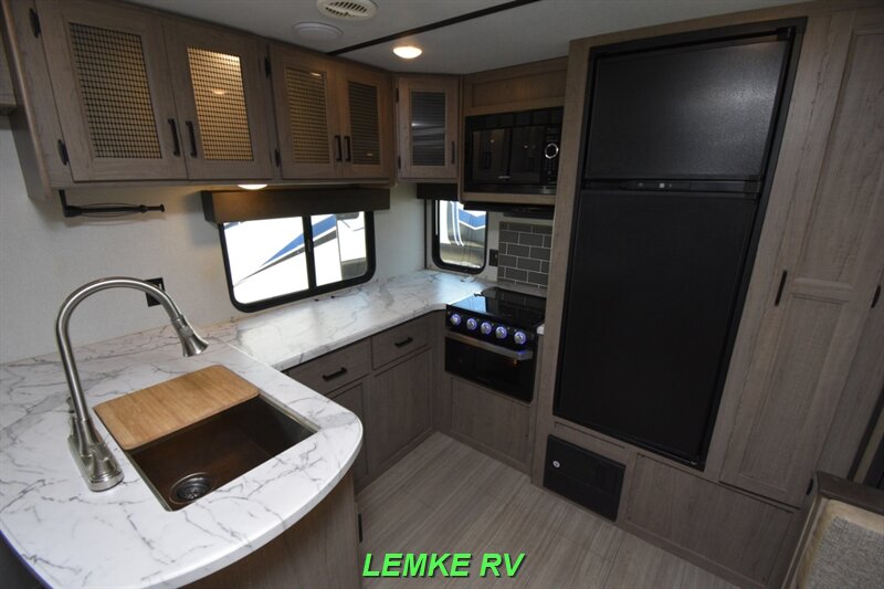 2021 Keystone Hideout 28RKS   - Photo 14 - Rocklin, CA 95677