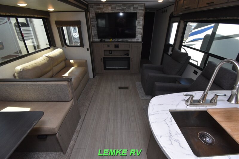 2021 Keystone Hideout 28RKS   - Photo 5 - Rocklin, CA 95677