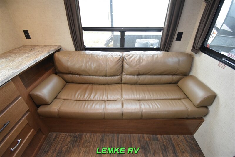 2017 Forest River Wildcat Maxx 255RLX   - Photo 16 - Rocklin, CA 95677