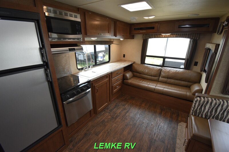 2017 Forest River Wildcat Maxx 255RLX   - Photo 11 - Rocklin, CA 95677