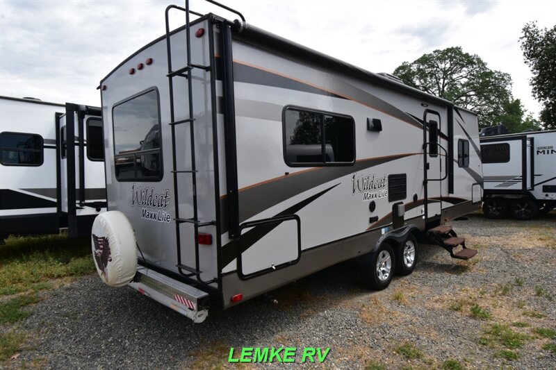 2017 Forest River Wildcat Maxx 255RLX   - Photo 8 - Rocklin, CA 95677