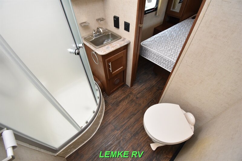 2017 Forest River Wildcat Maxx 255RLX   - Photo 17 - Rocklin, CA 95677