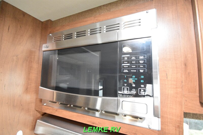 2017 Forest River Wildcat Maxx 255RLX   - Photo 21 - Rocklin, CA 95677