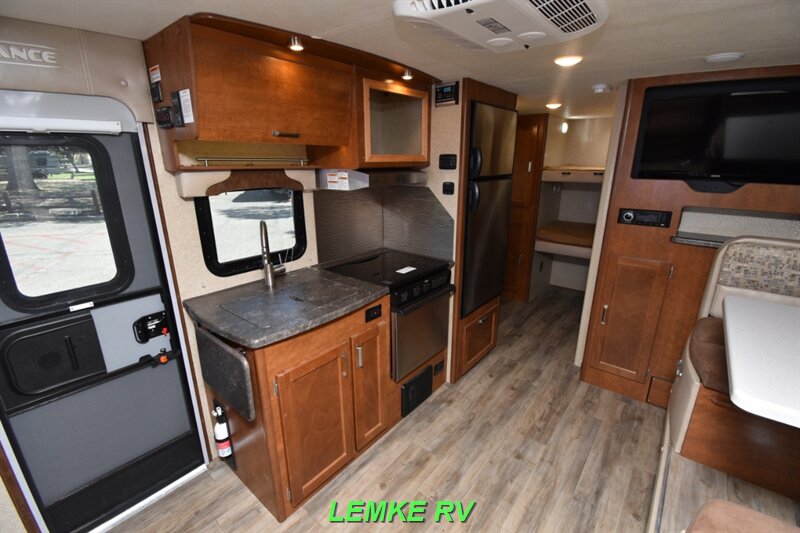 2021 Lance 2185   - Photo 12 - Rocklin, CA 95677