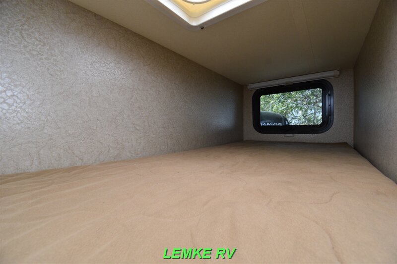 2021 Lance 2185   - Photo 18 - Rocklin, CA 95677