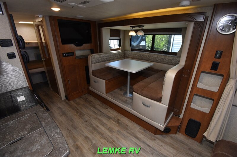 2021 Lance 2185   - Photo 10 - Rocklin, CA 95677