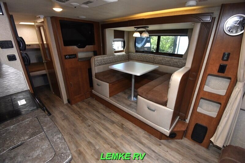 2021 Lance 2185   - Photo 10 - Rocklin, CA 95677