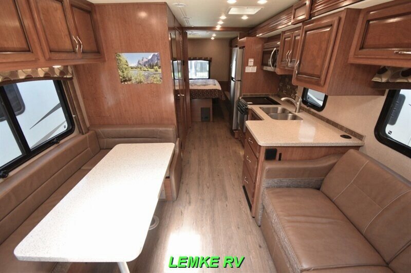 2017 Fleetwood Jamboree 30F   - Photo 2 - Rocklin, CA 95677