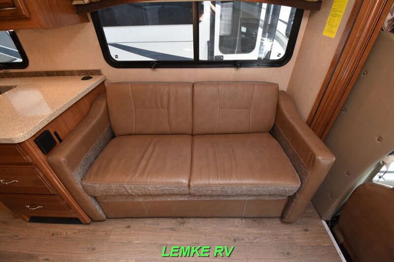 2017 Fleetwood Jamboree 30F   - Photo 21 - Rocklin, CA 95677