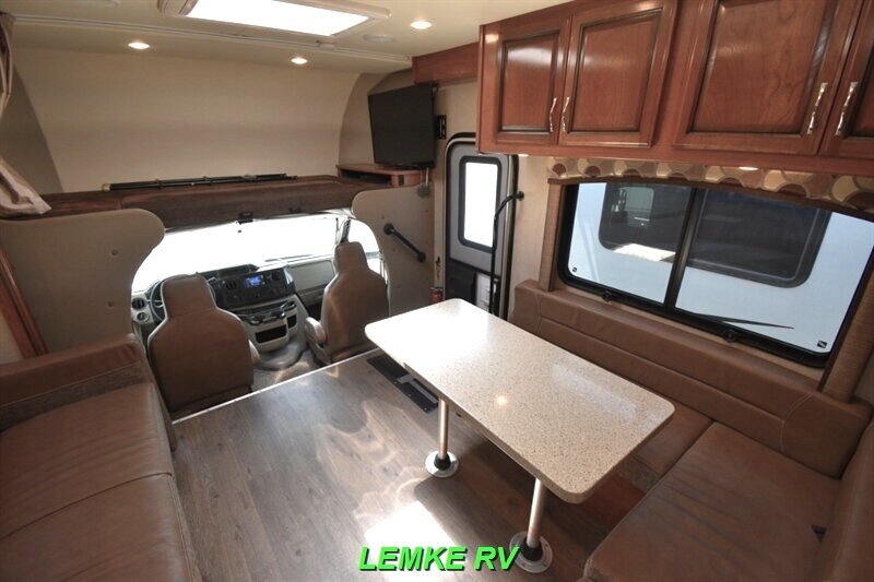 2017 Fleetwood Jamboree 30F   - Photo 14 - Rocklin, CA 95677