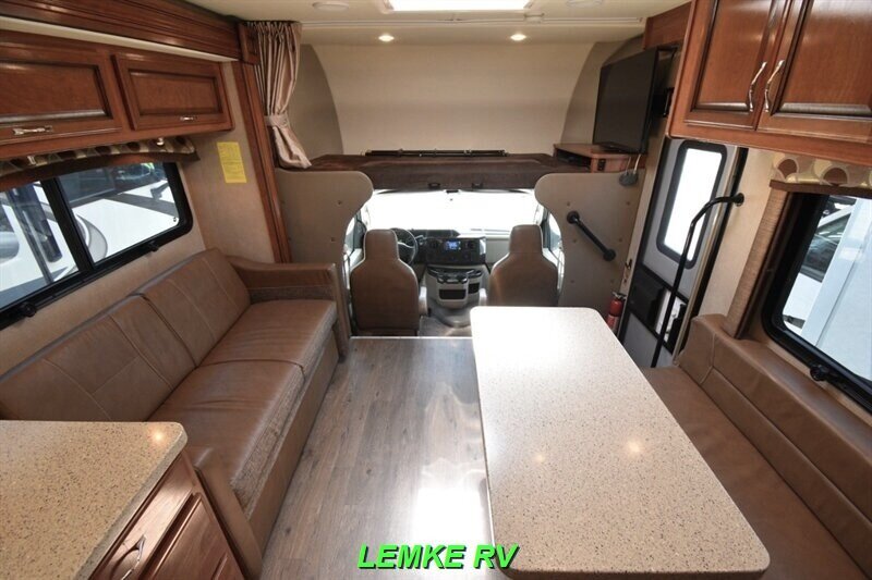 2017 Fleetwood Jamboree 30F   - Photo 5 - Rocklin, CA 95677