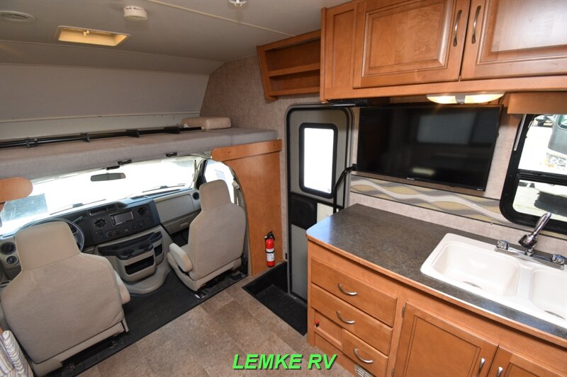 2014 Winnebago Minnie Winnie 27Q   - Photo 24 - Rocklin, CA 95677