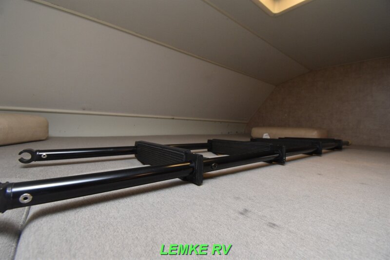 2014 Winnebago Minnie Winnie 27Q   - Photo 19 - Rocklin, CA 95677