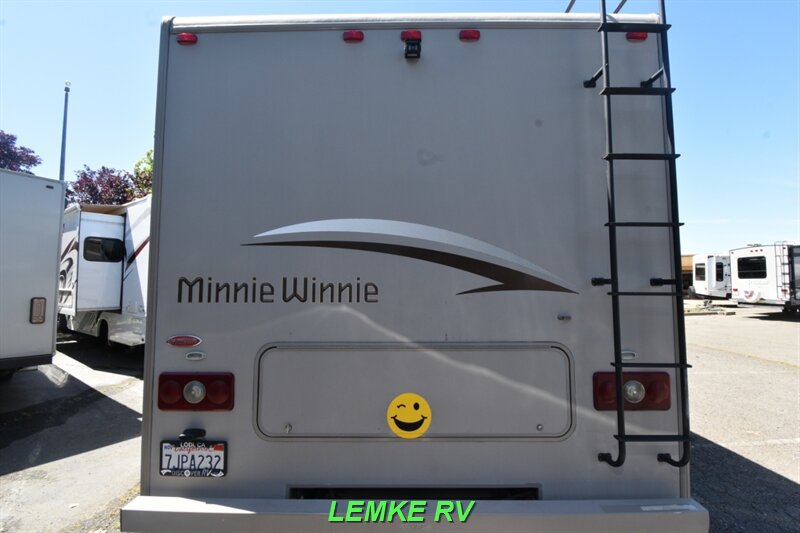 2014 Winnebago Minnie Winnie 27Q   - Photo 8 - Rocklin, CA 95677