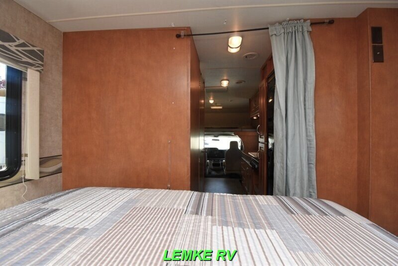 2014 Winnebago Minnie Winnie 27Q   - Photo 19 - Rocklin, CA 95677