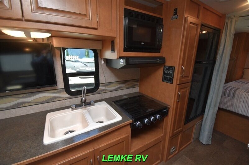 2014 Winnebago Minnie Winnie 27Q   - Photo 13 - Rocklin, CA 95677