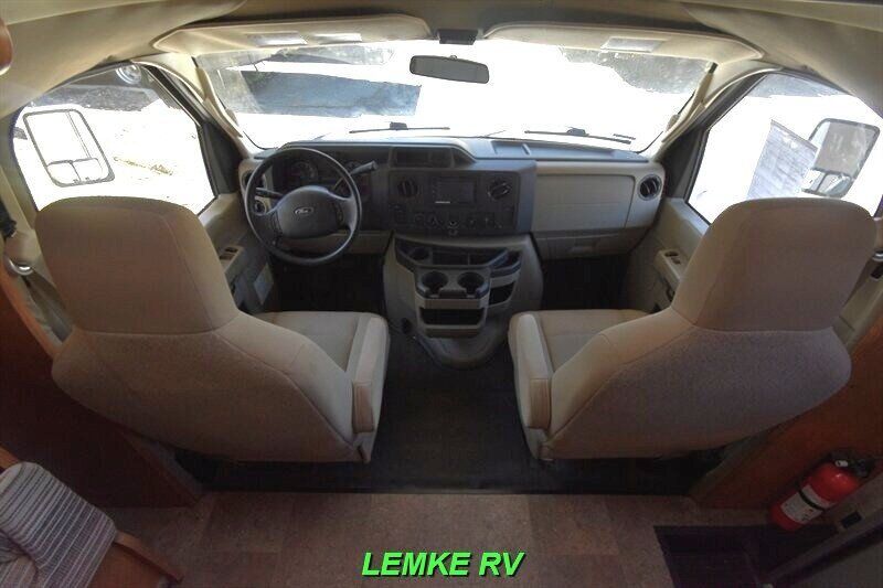2014 Winnebago Minnie Winnie 27Q   - Photo 22 - Rocklin, CA 95677