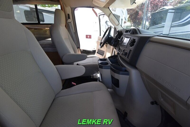 2014 Winnebago Minnie Winnie 27Q   - Photo 24 - Rocklin, CA 95677