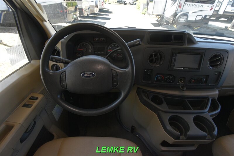 2014 Winnebago Minnie Winnie 27Q   - Photo 26 - Rocklin, CA 95677