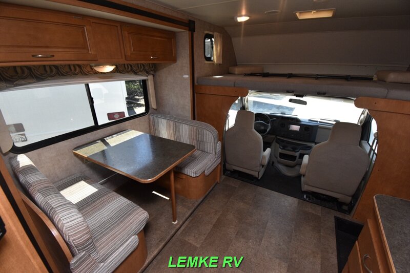 2014 Winnebago Minnie Winnie 27Q   - Photo 18 - Rocklin, CA 95677