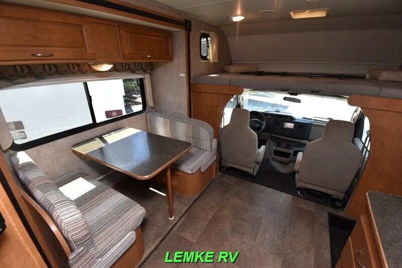 2014 Winnebago Minnie Winnie 27Q   - Photo 16 - Rocklin, CA 95677