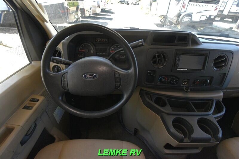 2014 Winnebago Minnie Winnie 27Q   - Photo 23 - Rocklin, CA 95677