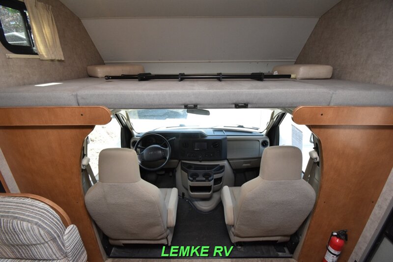 2014 Winnebago Minnie Winnie 27Q   - Photo 17 - Rocklin, CA 95677