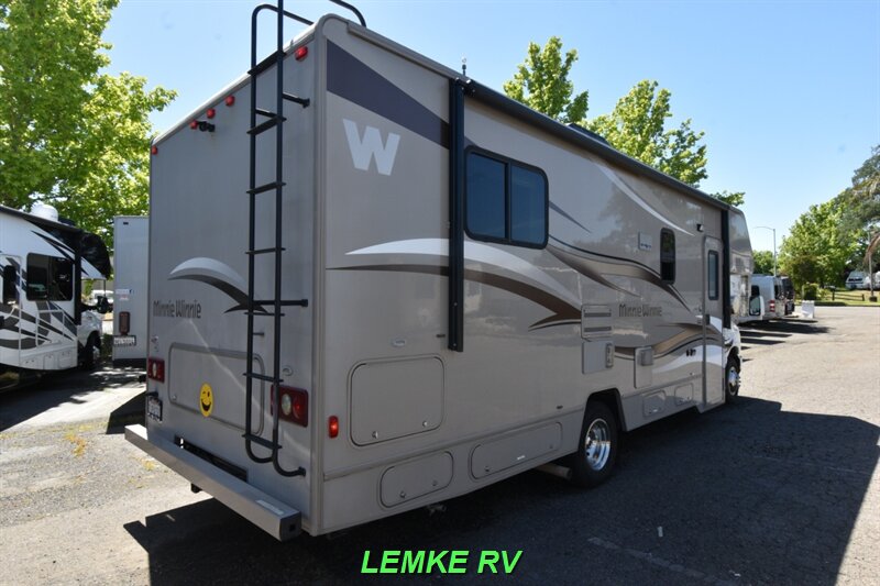 2014 Winnebago Minnie Winnie 27Q   - Photo 9 - Rocklin, CA 95677