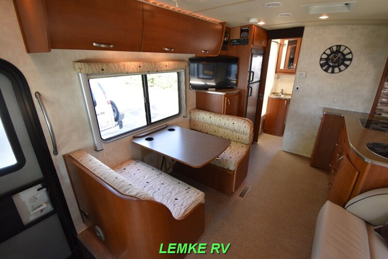 2010 Fleetwood Pulse 24A   - Photo 13 - Rocklin, CA 95677