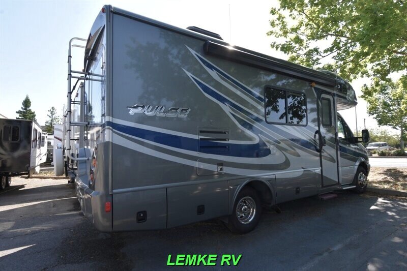 2010 Fleetwood Pulse 24A   - Photo 9 - Rocklin, CA 95677