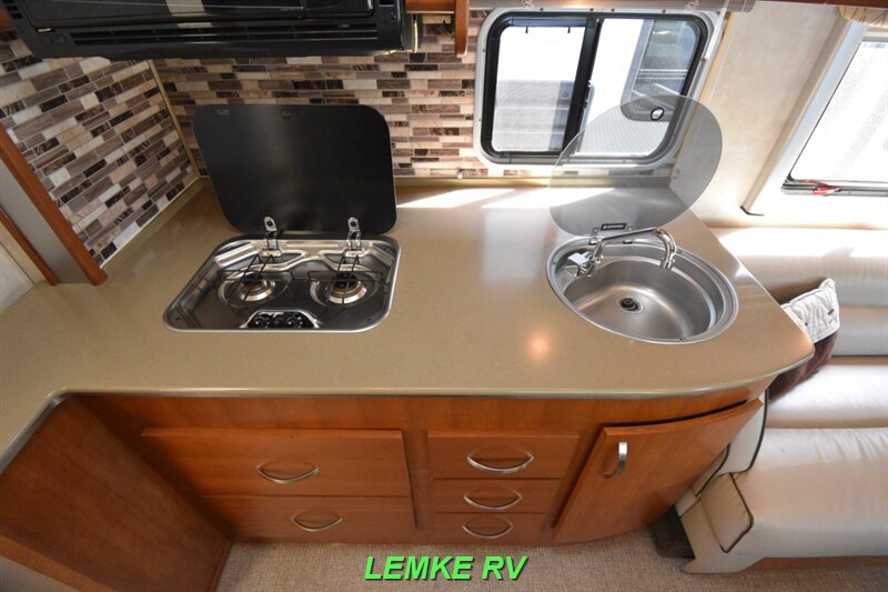 2010 Fleetwood Pulse 24A   - Photo 17 - Rocklin, CA 95677
