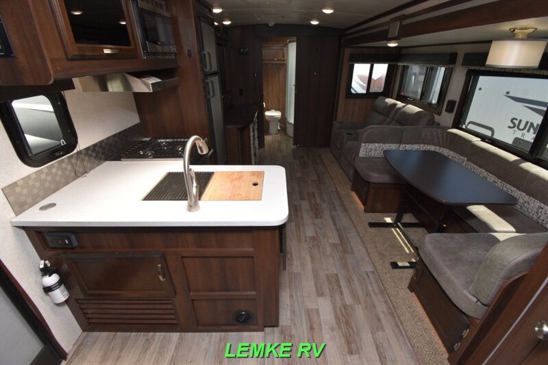 2019 Jayco White Hawk 32KBS   - Photo 2 - Rocklin, CA 95677
